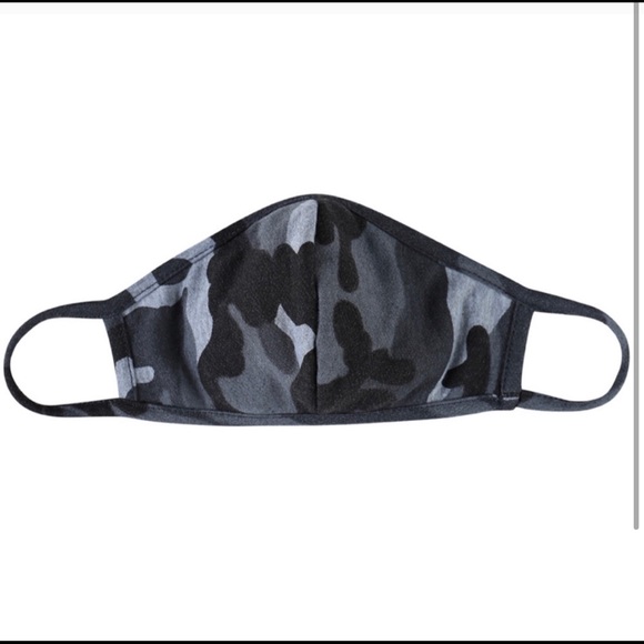 NWT Camo 2ply face masks soft and stretchy - Picture 2 of 2